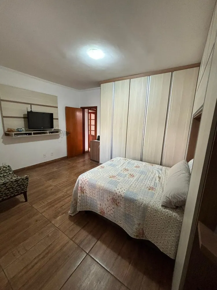 Casa, 3 quartos, 242 m² - Foto 7