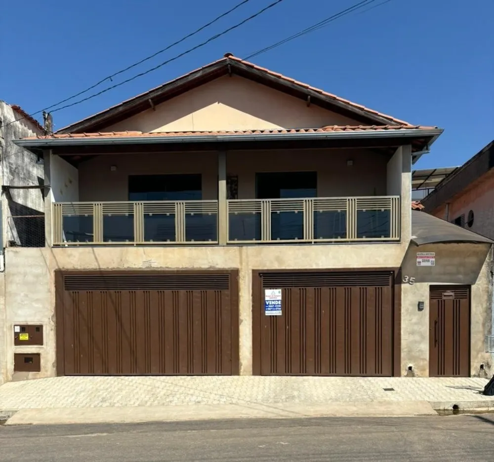 Casa, 3 quartos, 242 m² - Foto 1