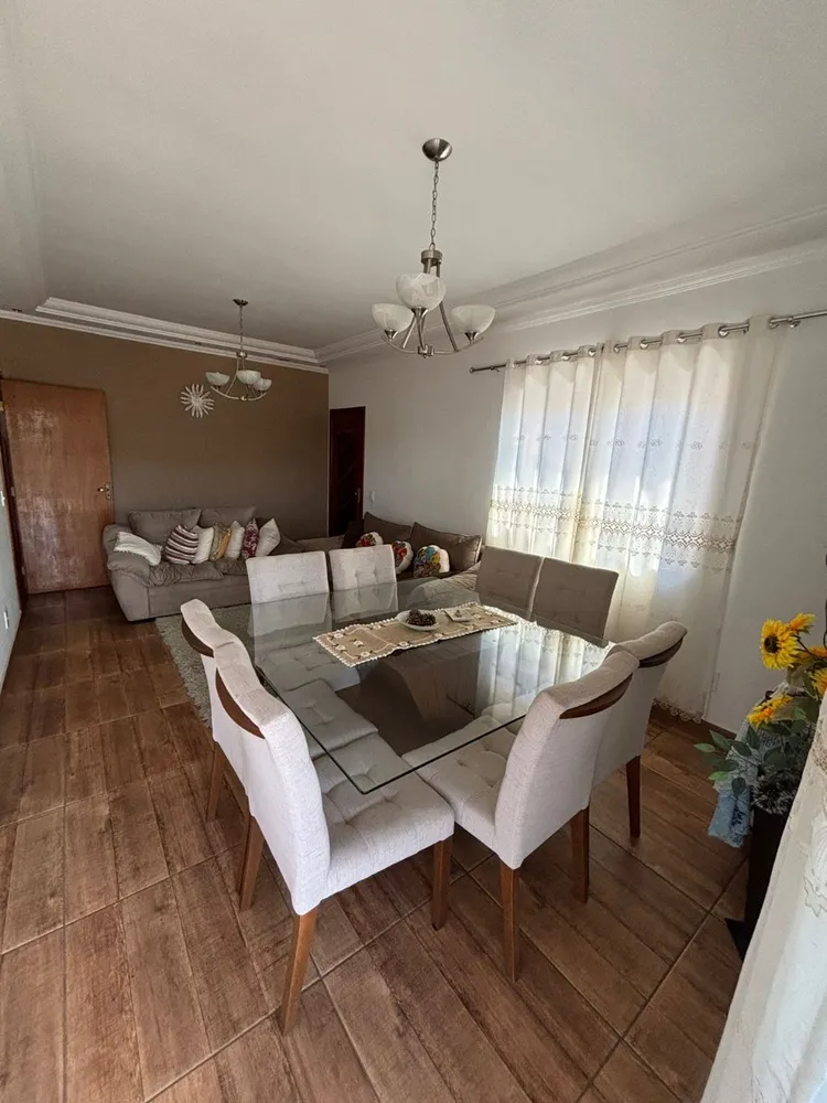Casa, 3 quartos, 242 m² - Foto 4