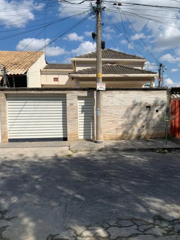 Casa, 4 quartos, 180 m² - Foto 1