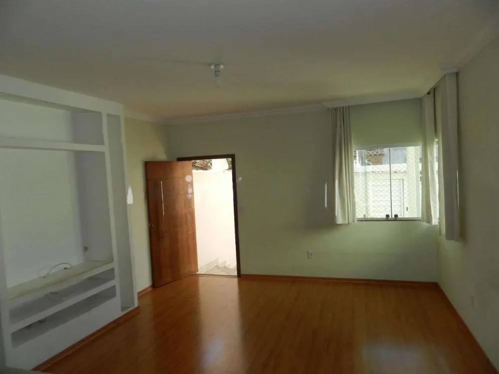 Casa, 4 quartos, 180 m² - Foto 3