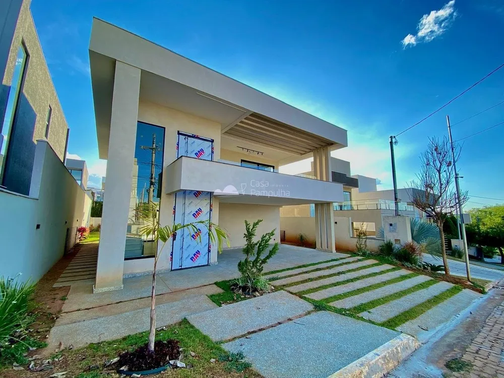 Casa, 4 quartos, 240 m² - Foto 1