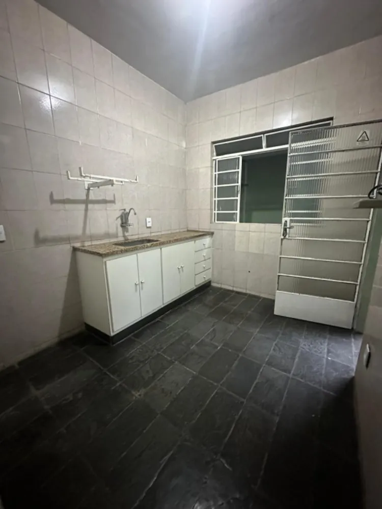 Casa, 4 quartos, 190 m² - Foto 2