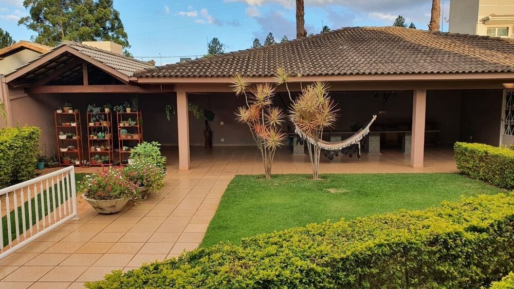 Casa à venda com 4 quartos, 860m² - Foto 4