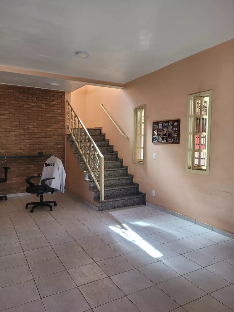 Casa à venda com 3 quartos, 360m² - Foto 6