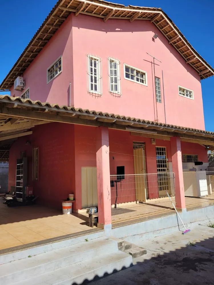 Casa à venda com 3 quartos, 360m² - Foto 4