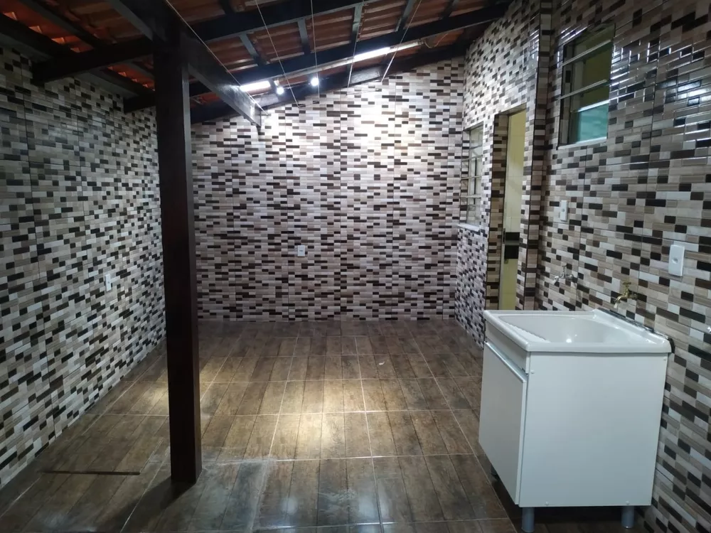 Casa à venda com 2 quartos, 45m² - Foto 1