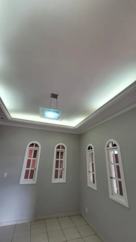 Casa, 3 quartos, 200 m² - Foto 1