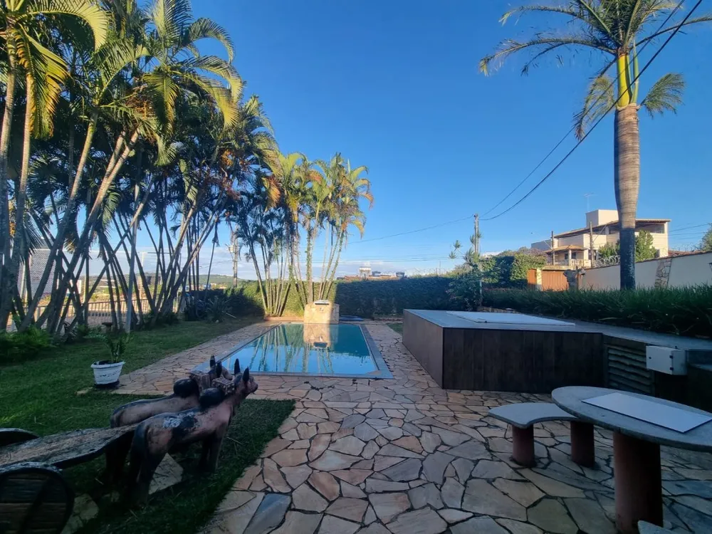 Casa, 4 quartos, 1080 m² - Foto 1
