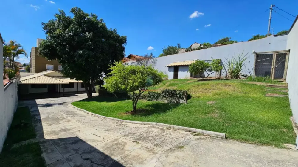 Casa, 4 quartos, 245 m² - Foto 1