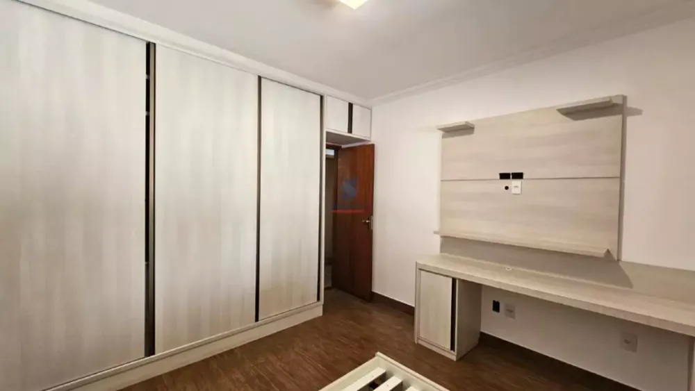 Casa, 4 quartos, 245 m² - Foto 8