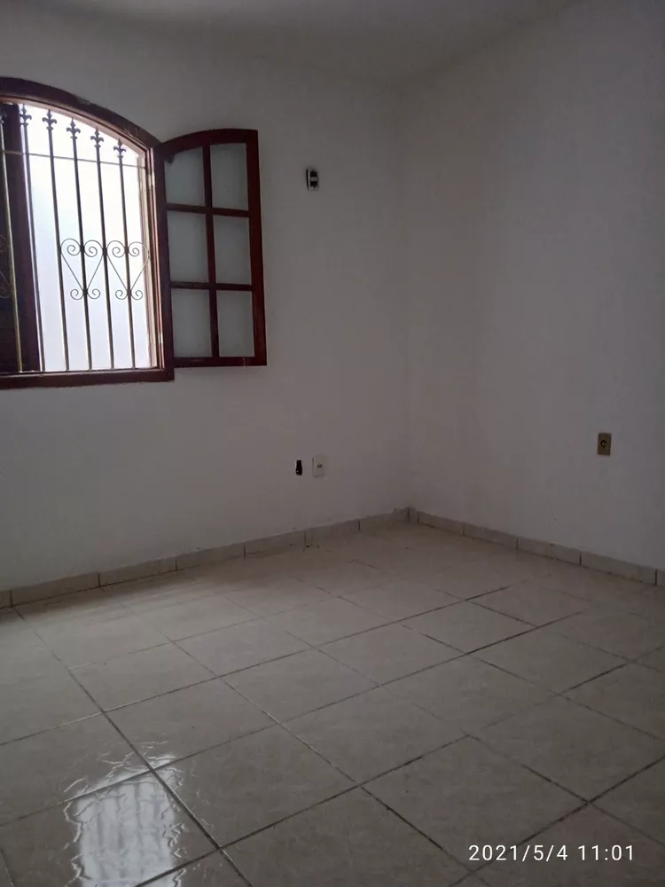 Casa à venda com 3 quartos, 200m² - Foto 4