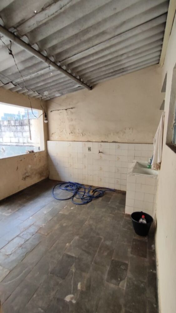 Casa à venda com 3 quartos, 228m² - Foto 9