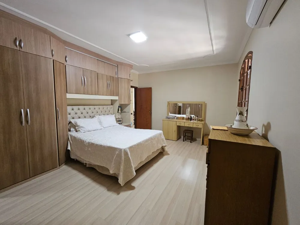 Casa, 4 quartos, 340 m² - Foto 4