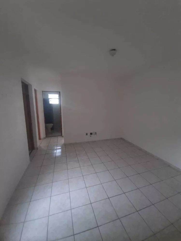 Apartamento à venda com 2 quartos, 45m² - Foto 3