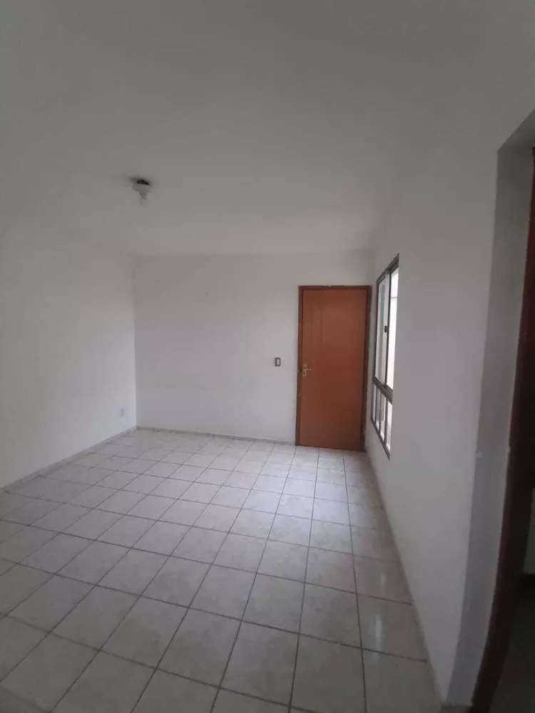 Apartamento à venda com 2 quartos, 45m² - Foto 2