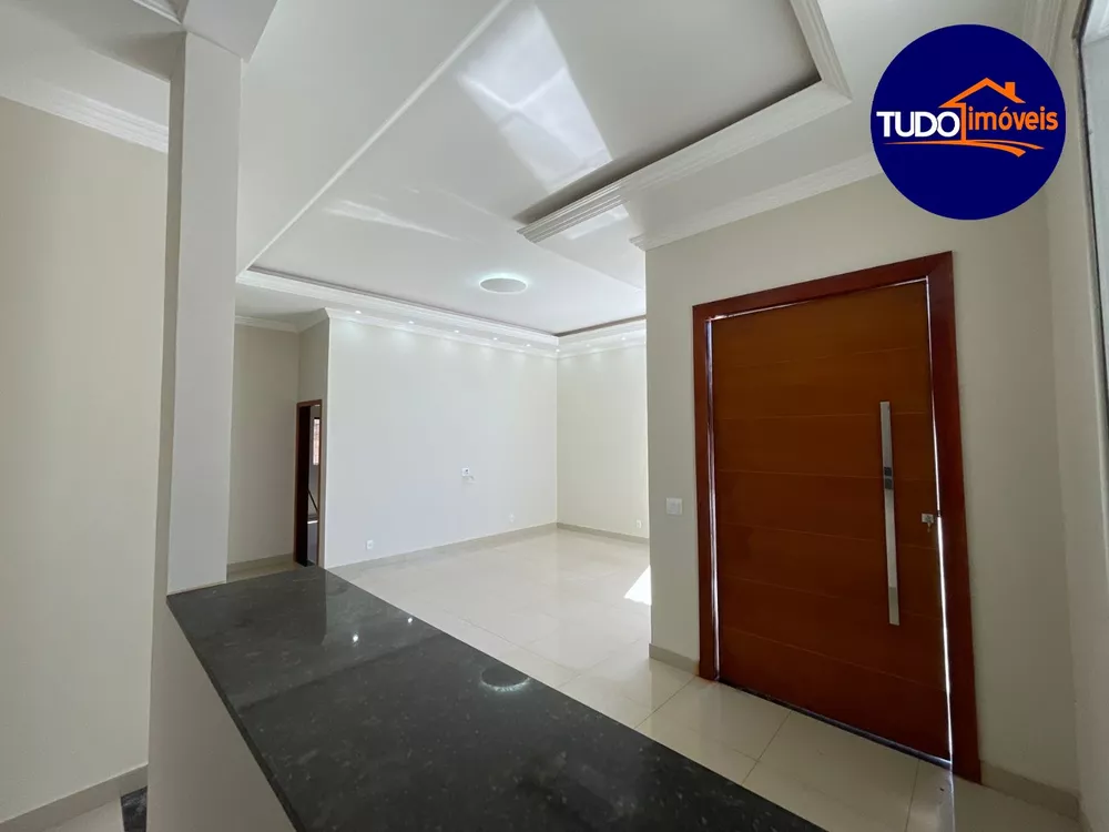 Casa à venda com 3 quartos, 202m² - Foto 8