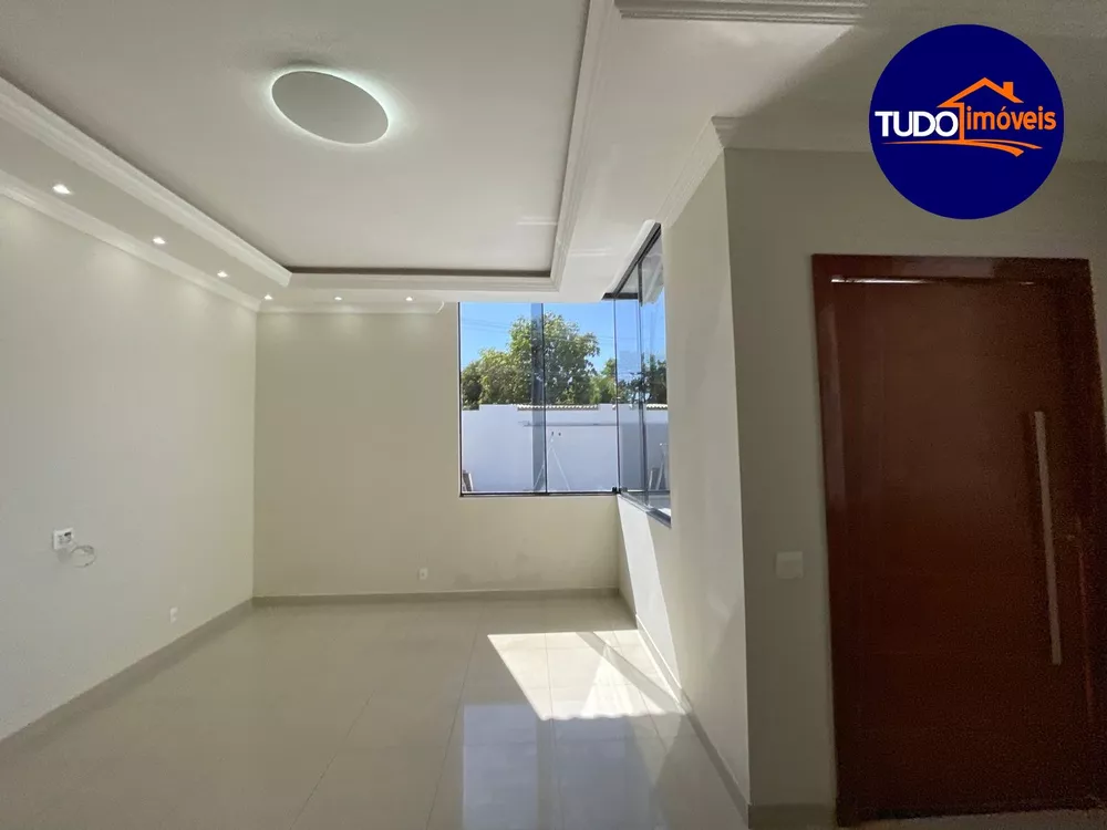 Casa à venda com 3 quartos, 202m² - Foto 5