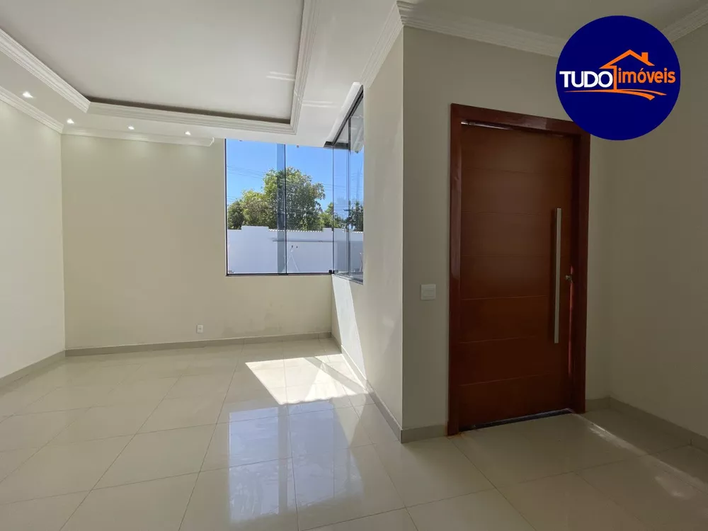 Casa à venda com 3 quartos, 202m² - Foto 3