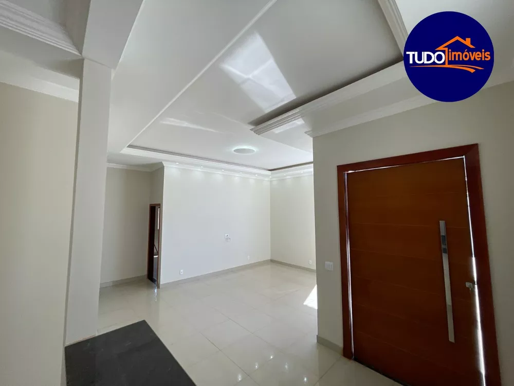 Casa à venda com 3 quartos, 202m² - Foto 11