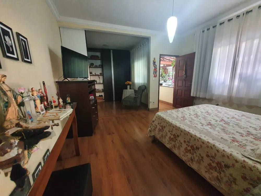 Casa à venda com 3 quartos, 254m² - Foto 11