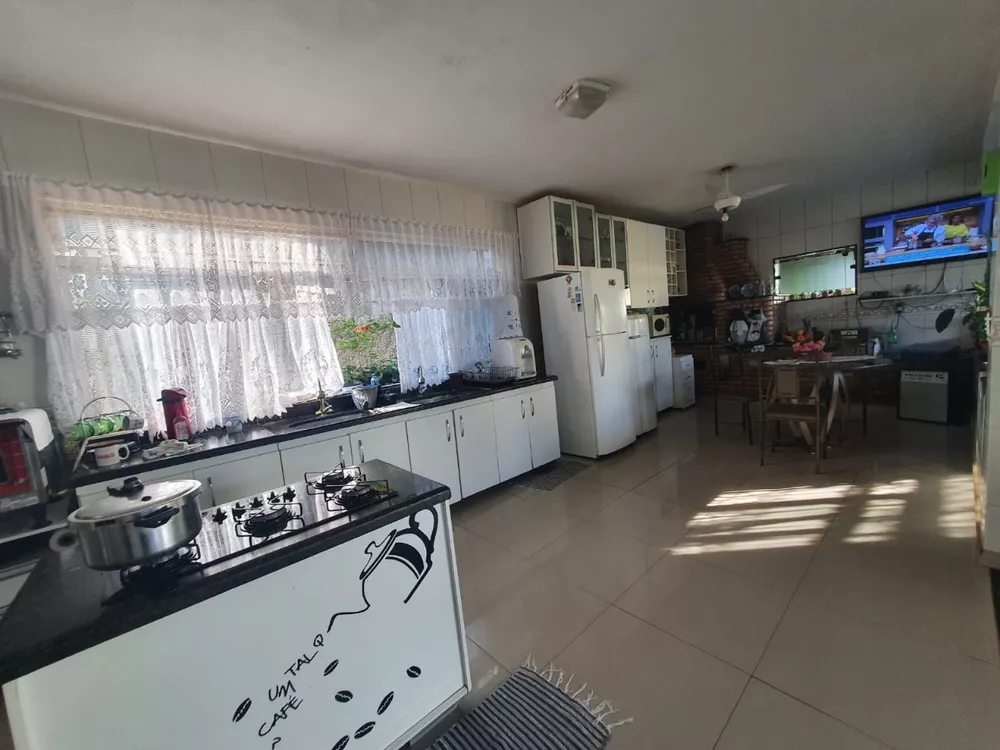 Casa à venda com 3 quartos, 254m² - Foto 10