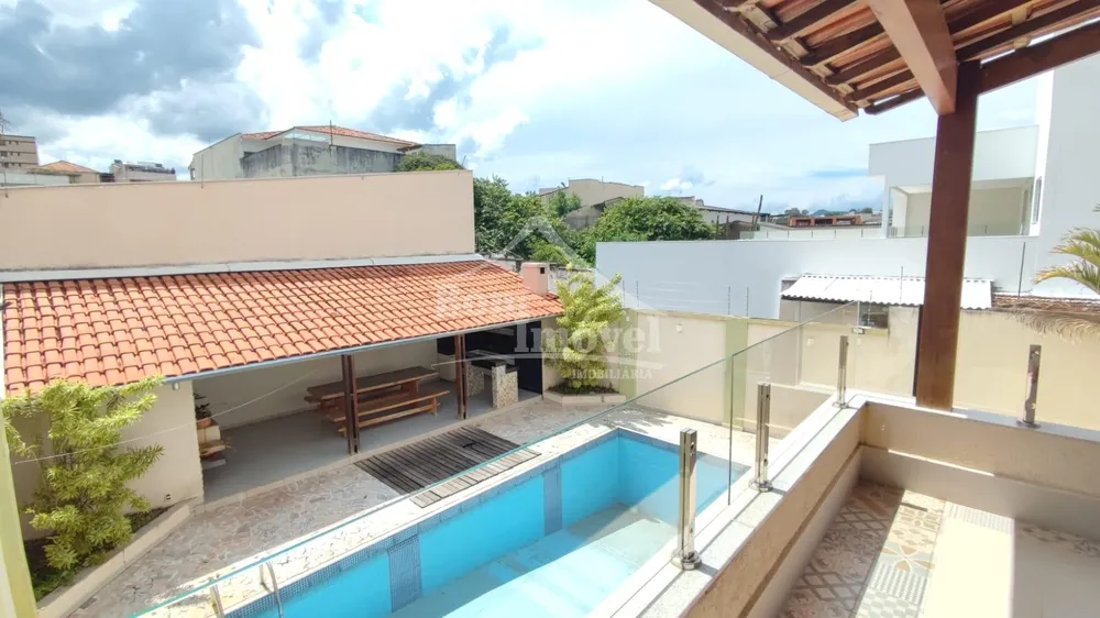 Casa, 3 quartos, 330 m² - Foto 1