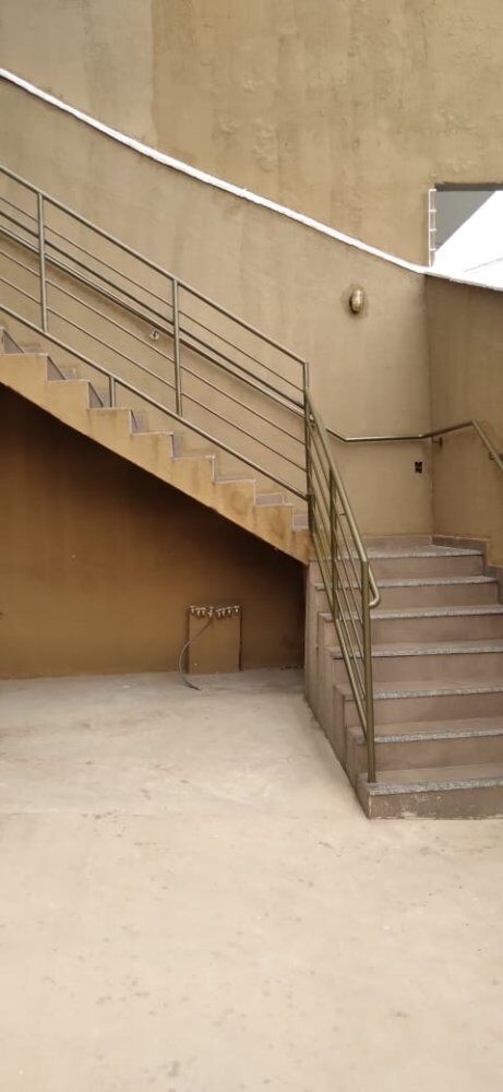 Apartamento à venda com 3 quartos, 110m² - Foto 2
