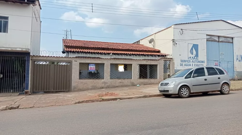 Casa à venda com 3 quartos, 360m² - Foto 2