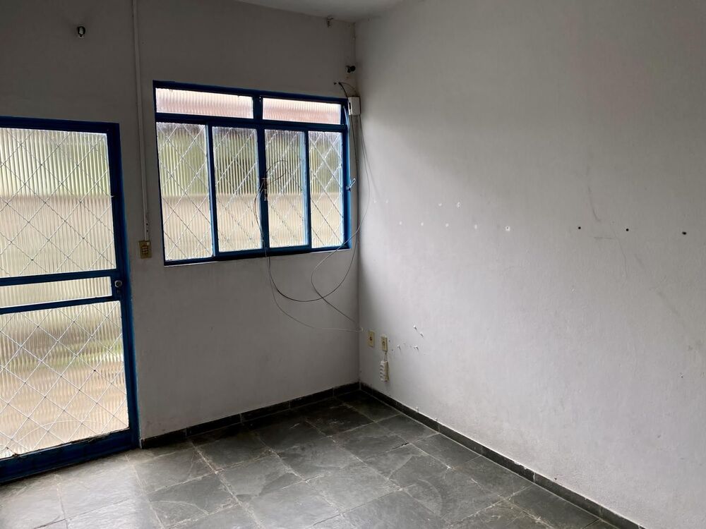 Casa à venda com 4 quartos, 80m² - Foto 7