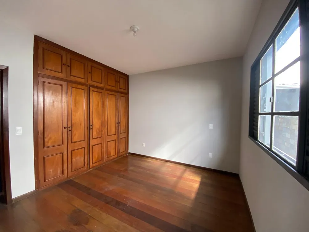 Casa, 4 quartos, 200 m² - Foto 4