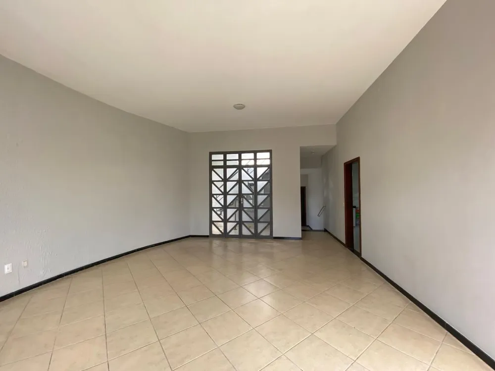 Casa, 4 quartos, 200 m² - Foto 2