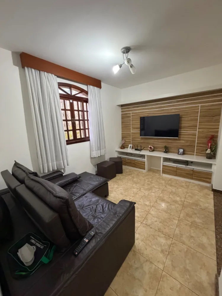 Casa, 3 quartos, 220 m² - Foto 1