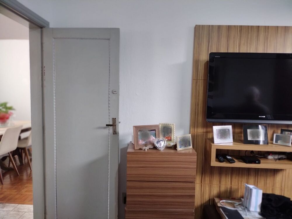 Casa à venda com 6 quartos, 178m² - Foto 2