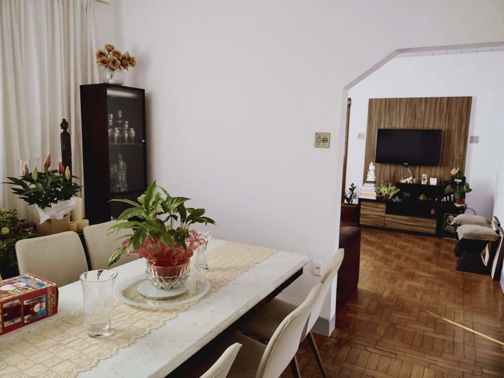 Casa à venda com 6 quartos, 178m² - Foto 1