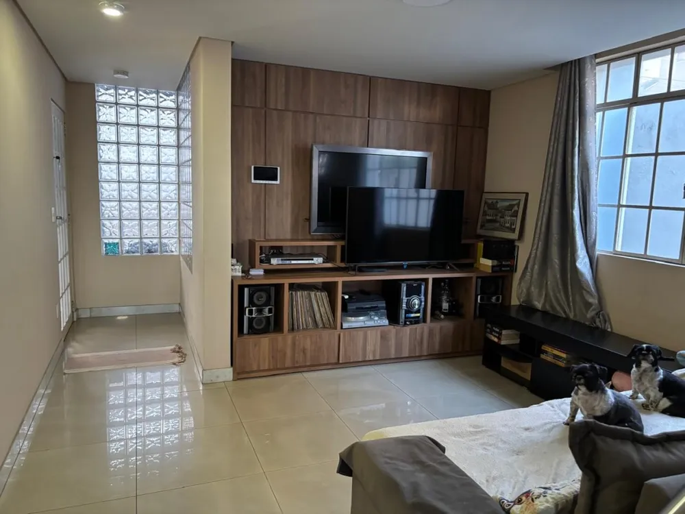 Casa, 3 quartos, 331 m² - Foto 1