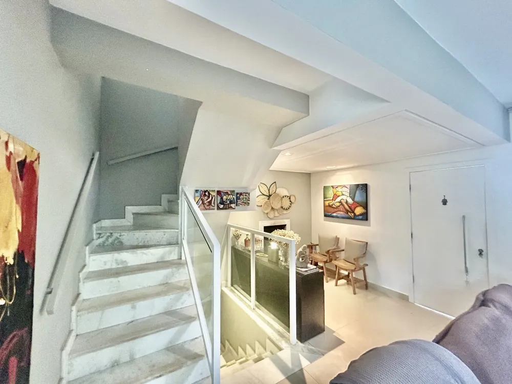 Casa, 6 quartos, 250 m² - Foto 1