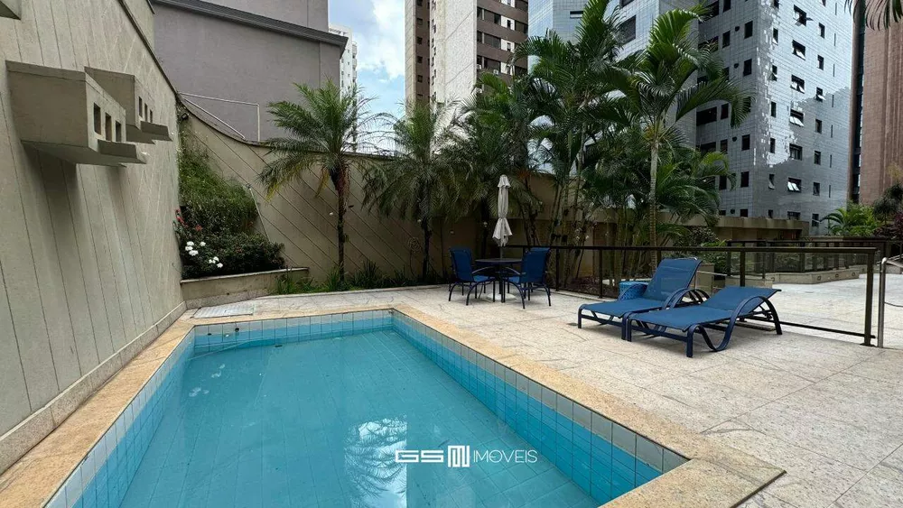 Apartamento para alugar com 3 quartos, 232m² - Foto 1