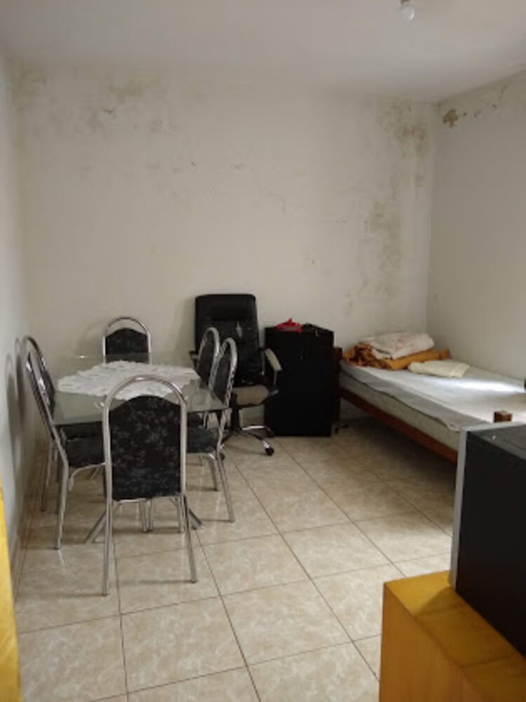 Casa à venda com 3 quartos, 200m² - Foto 2