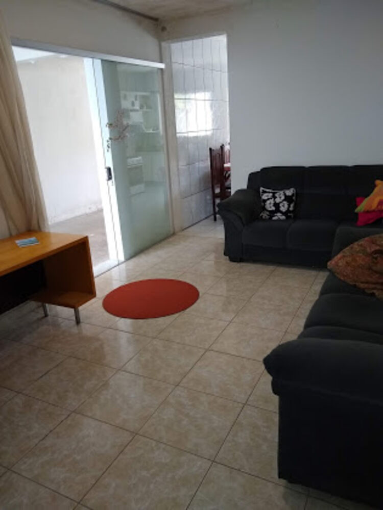 Casa à venda com 3 quartos, 200m² - Foto 1
