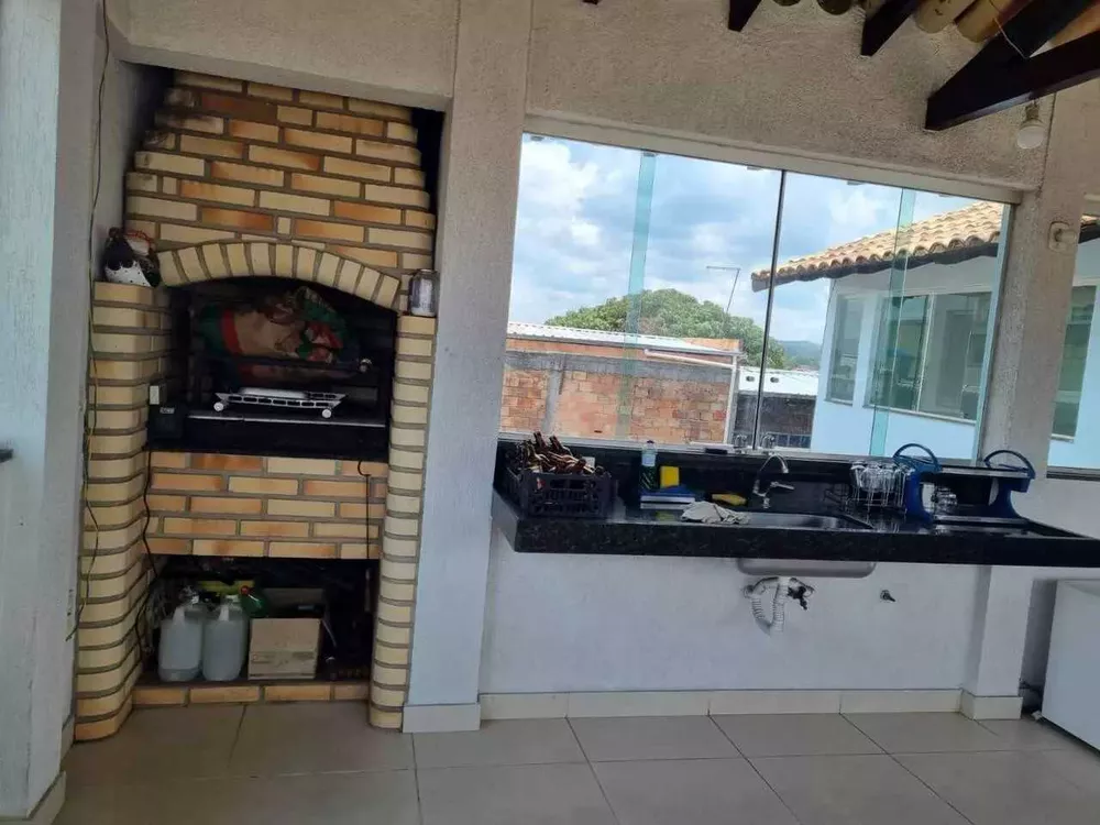 Casa à venda com 6 quartos, 286m² - Foto 3