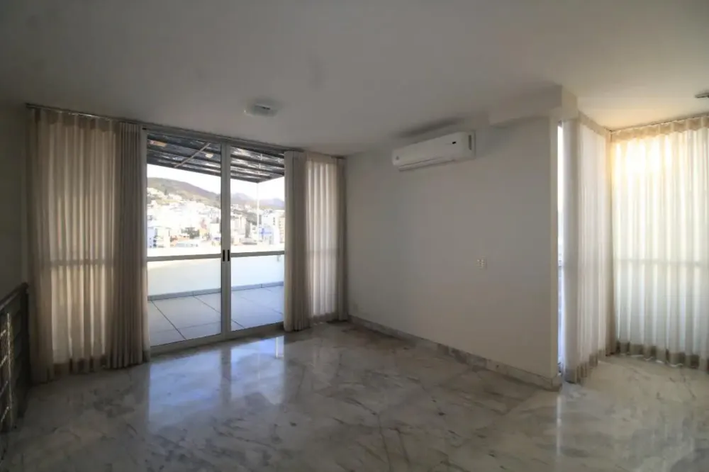 Cobertura, 3 quartos, 240 m² - Foto 3