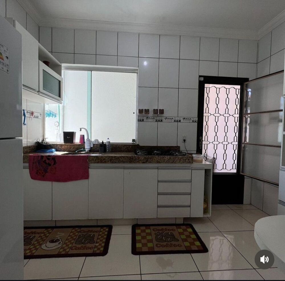 Casa à venda com 3 quartos, 90m² - Foto 3