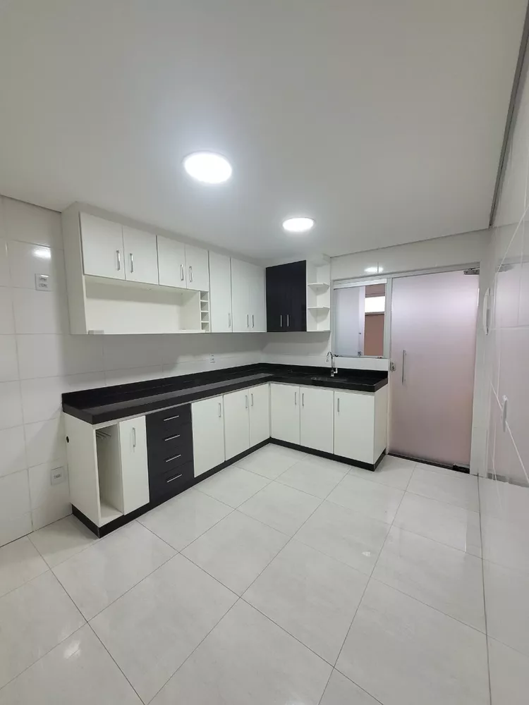 Apartamento à venda com 2 quartos, 32m² - Foto 2