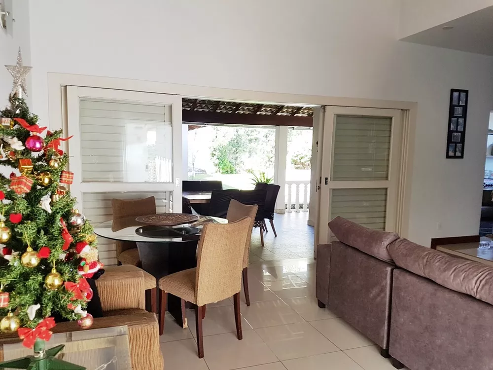 Casa à venda com 4 quartos, 260m² - Foto 3