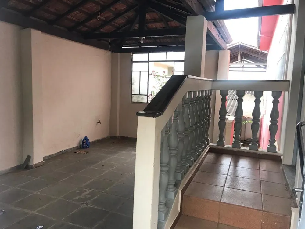 Casa, 7 quartos, 205 m² - Foto 2