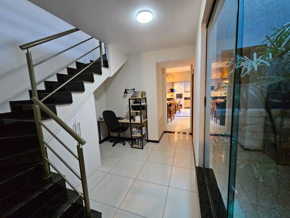 Casa à venda com 3 quartos, 160m² - Foto 4