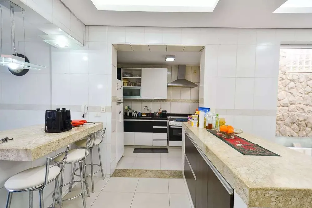 Casa, 6 quartos, 239 m² - Foto 3