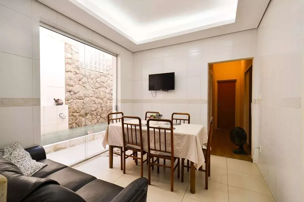 Casa, 6 quartos, 239 m² - Foto 2