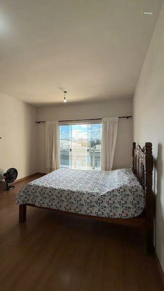 Casa, 3 quartos, 242 m² - Foto 9